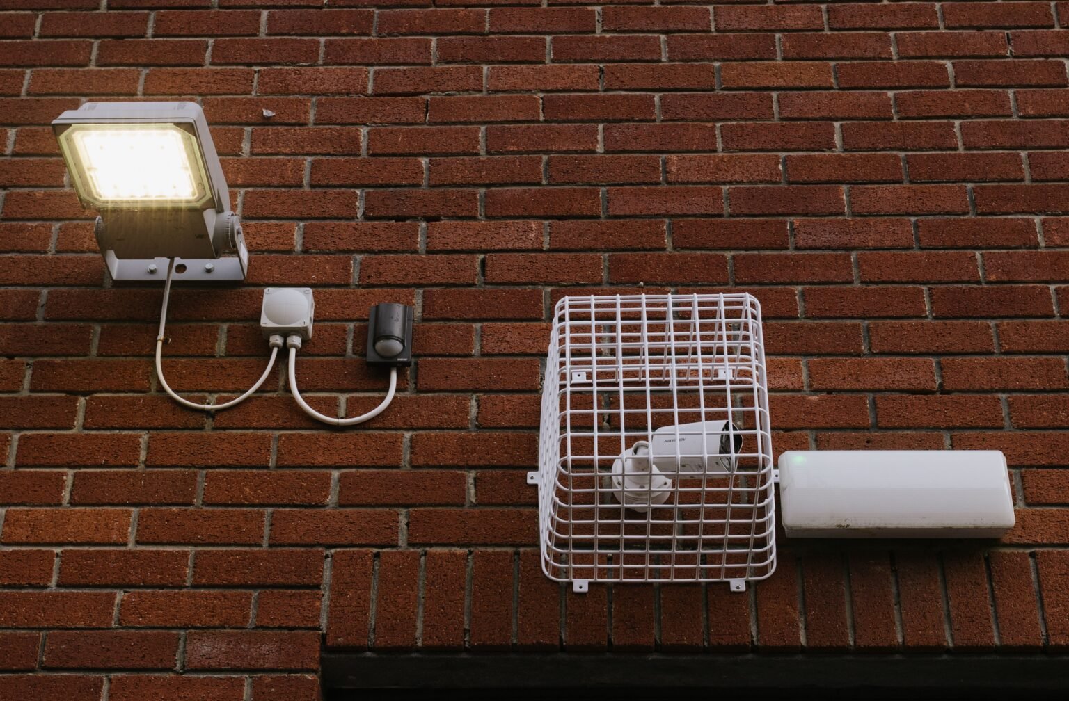 Sécurité domestique : comment protéger sa maison avec la technologie sans abonnement ?